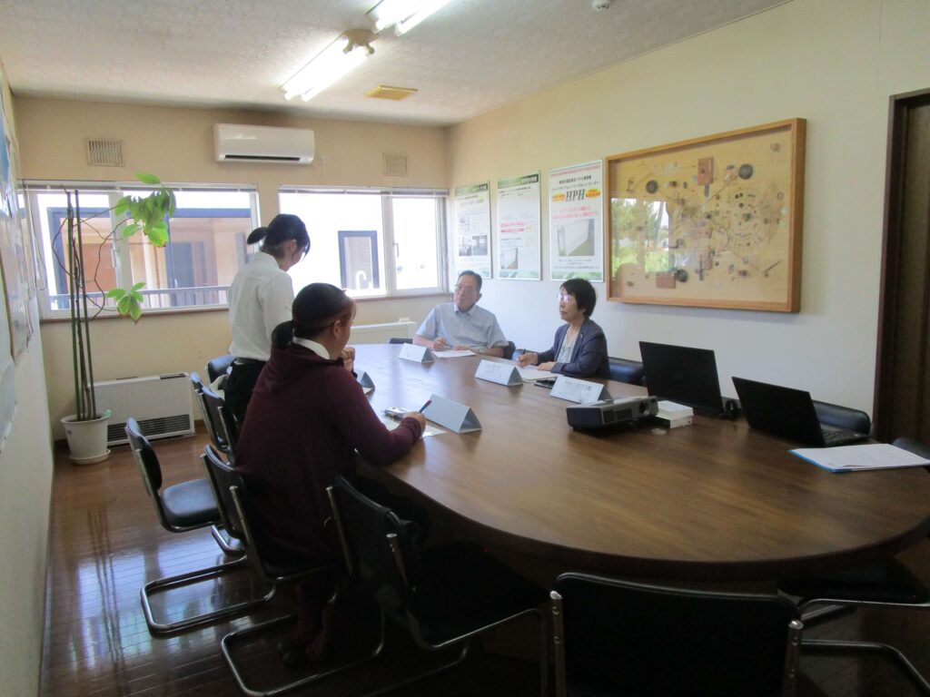 大学生による会社訪問の実施